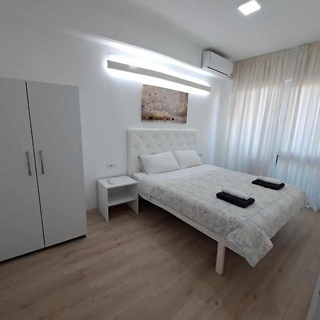 Apartment B&S Skopje Buitenkant foto