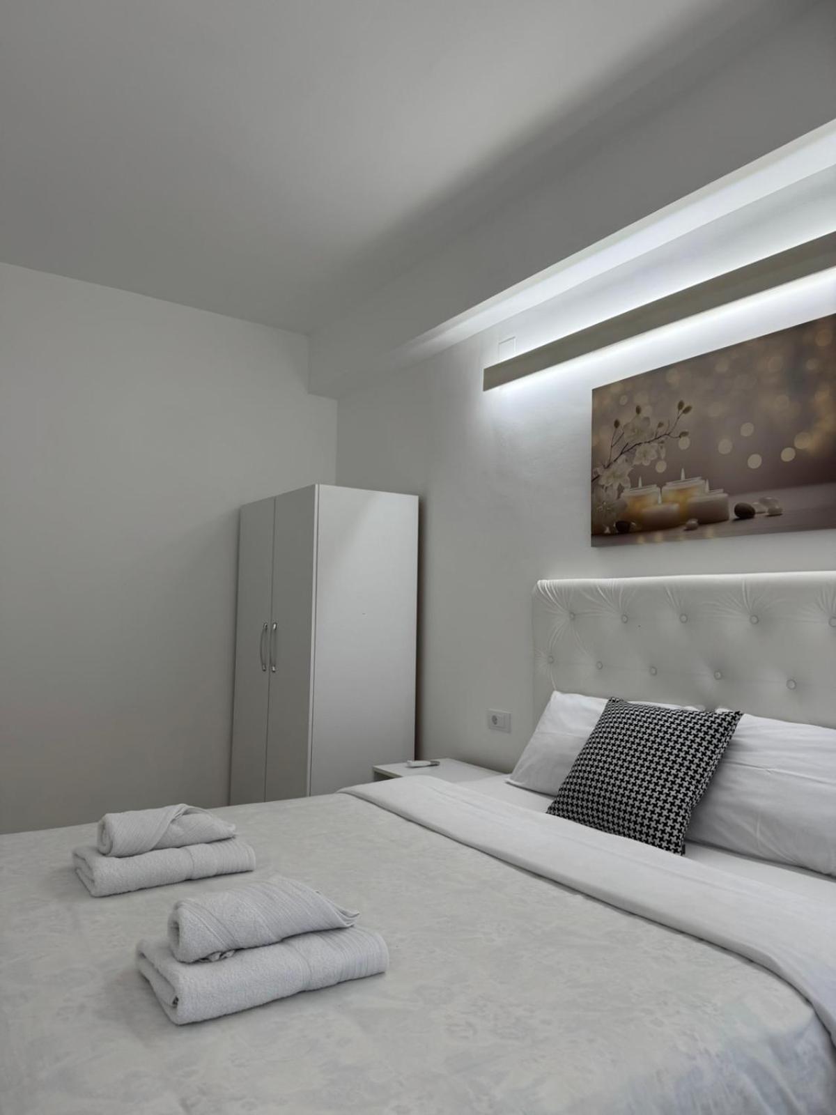 Apartment B&S Skopje Buitenkant foto